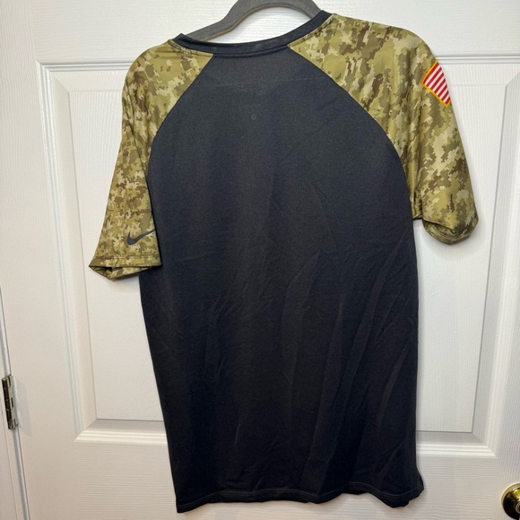 Nike On Field Dallas Cowboys Salute to Service Dry Fit T-Shirt Size Small EUC - Picture 6 of 6